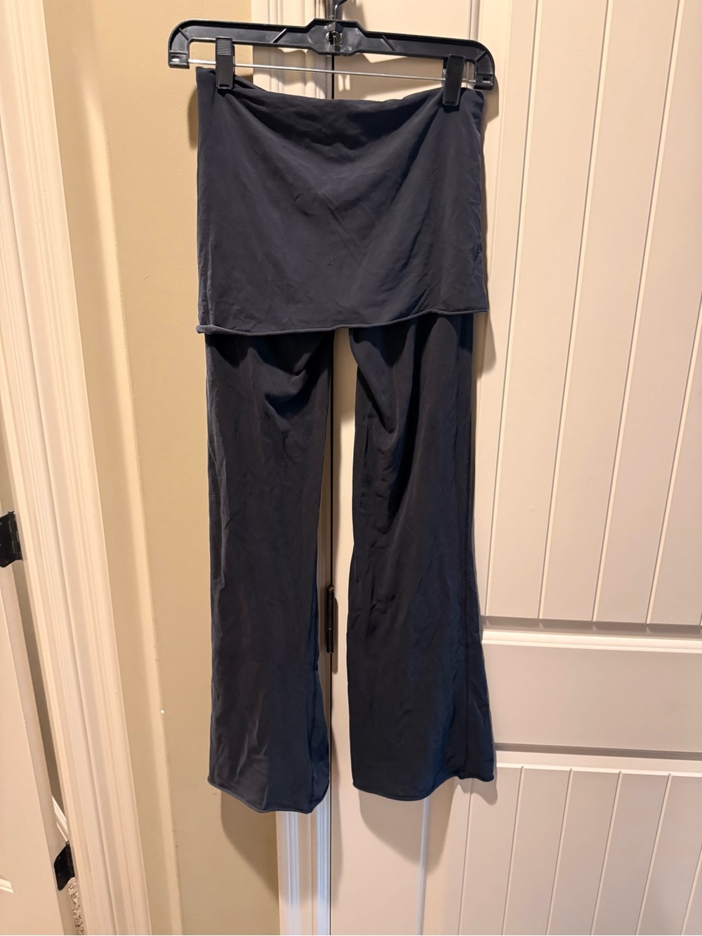 Lucy Activewear Black Boot-Cut Wide-Leg Pants - Picture 6 of 6